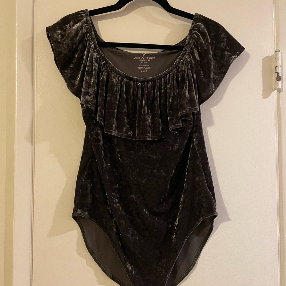 American Eagle Olive Green Velvet Off the Shoulder Body Suit Woman’s Large